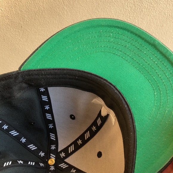 Adidas snap back - Picture 3 of 6